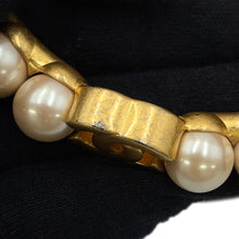 将图像加载到图库查看器中，CHANEL Matelasse Pearl Handle Handbag BlackAS2609-B05967-94305 Lambskin Faux Pearl
