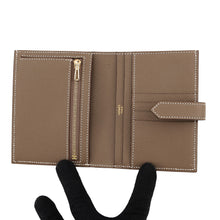 Load image into Gallery viewer, HERMES Bean compact Etoupe Epsom
