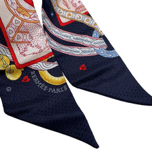 Load image into Gallery viewer, HERMES Twilly Bijoux・Pique Queen of Hearts Dame de Coeur Black/Rouge/Gold Silk100%
