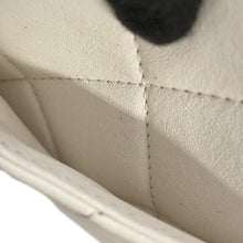 将图像加载到图库查看器中，CHANEL Mini Matelasse Handle WhiteAS3450 Calf Leather
