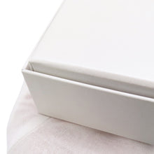 Load image into Gallery viewer, Van Cleef &amp; Arpels Sweet Alhambra PendantVCARF69100 18K Yellow Gold
