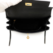 Load image into Gallery viewer, HERMES Kelly Retourne Black Togo Leather Size 25
