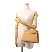 Load image into Gallery viewer, HERMES Kelly Sellier Natural Sable Natural Grenade Size 25
