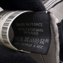 Load image into Gallery viewer, HERMES Car re Grrrrrrr! GRRRRR! Size 65 Gris Claire/Black/White Cashmere70% Silk30%
