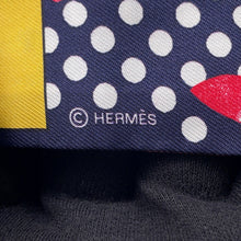 Load image into Gallery viewer, HERMES Twilly Cavalier en Formes Caban/Jaune/Rose Silk100%
