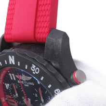 将图像加载到图库查看器中，BREITLING Professional Endurance Pro W44mm Bright Light Rubber Black/Red DialX823105D1B1S1
