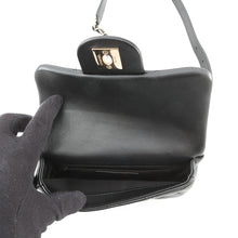 将图像加载到图库查看器中，CHANEL Mini Matelasse Black Lambskin
