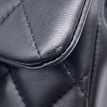 将图像加载到图库查看器中，CHANEL Mini Matelasse Black Lambskin
