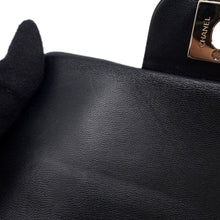 将图像加载到图库查看器中，CHANEL Mini Matelasse Black Lambskin

