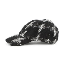 Load image into Gallery viewer, CHANEL CC Logo Tweed Cap Size M Black/WhiteAA7108 Cotton39% Wool39% Acryl18% Polyester2% Viscose2%
