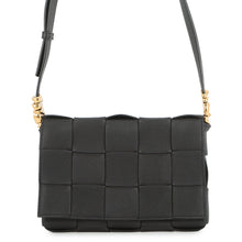 将图像加载到图库查看器中，Bottega Veneta Maxi INTRECCIATO Cassette Shoulder Bag Black666870V17H18425 Leather
