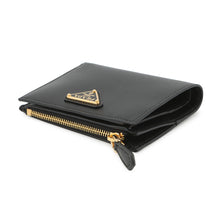 将图像加载到图库查看器中，PRADA Triangle Logo Compact Wallet Black1ML050 Leather
