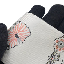 将图像加载到图库查看器中，HERMES Twilly Brides de Gala en Fleurs &amp; Eyeliner Spring/Summer 2025 White/Gray/Cuir Silk100%
