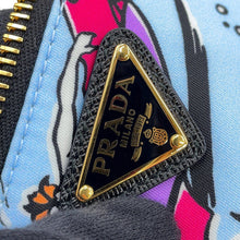 将图像加载到图库查看器中，PRADA Re-Nylon Pouch Surfing Pattern Light Blue/Multicolor1NS693_2HAI_F0C9N Nylon
