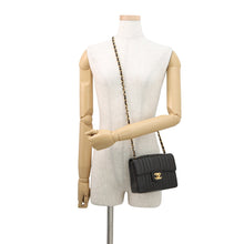 将图像加载到图库查看器中，CHANEL Mademoiselle ChainShoulder Black Lambskin Size Mini
