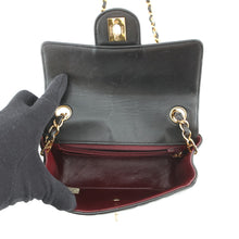 将图像加载到图库查看器中，CHANEL Mademoiselle ChainShoulder Black Lambskin Size Mini
