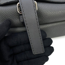 将图像加载到图库查看器中，LOEWE Military messenger Gray317.12AA72 Leather Size XS
