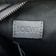 将图像加载到图库查看器中，LOEWE Military messenger Gray317.12AA72 Leather Size XS
