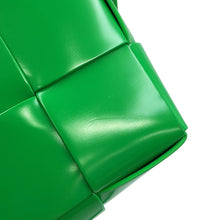 Load image into Gallery viewer, Bottega Veneta Maxi INTRECCIATO Cassette Shoulder Parakeet Leather
