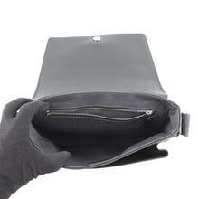 将图像加载到图库查看器中，Ferragamo Messenger bag Black24A311 Leather
