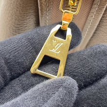 Load image into Gallery viewer, LOUIS VUITTON Grand Palais TourterelleM45833 Monogram Empreinte Leather Size MM
