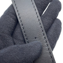 将图像加载到图库查看器中，LOUIS VUITTON LV Aerogram Pilot Wearable Wallet NoirM83563 Leather LV Aerogram
