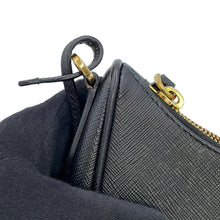 将图像加载到图库查看器中，PRADA Re-Edition 2005 Shoulder Bag Black1BH204_NZV_F0632_V_V2P Saffiano LeatherLeather
