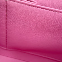 Load image into Gallery viewer, CHANEL Matelasse ChainShoulder Bag PinkA01112 Caviar Leather Size 25
