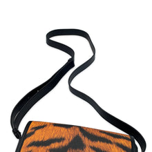 将图像加载到图库查看器中，BURBERRY Leopard Shoulder Bag Black/Orange8050873 PVC Leather
