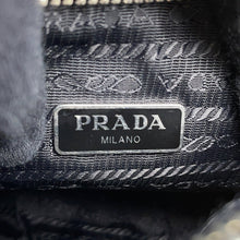 将图像加载到图库查看器中，PRADA Re-edition 2005 Shoulder Bag Black1BC194 Leather

