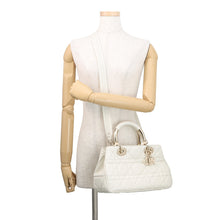 Load image into Gallery viewer, Dior Lady 95.22 lattéM0699OVJX_M030 Calf Leather Size Medium
