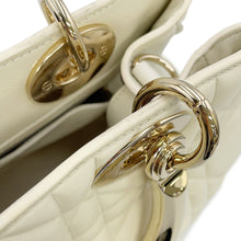 Load image into Gallery viewer, Dior Lady 95.22 lattéM0699OVJX_M030 Calf Leather Size Medium

