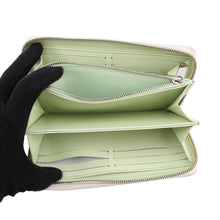 将图像加载到图库查看器中，LOUIS VUITTON Zippy Wallet QuartzM83029 Mahina Reverse
