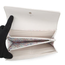 将图像加载到图库查看器中，CHANEL Matelasse Long Wallet WhiteAP4327-B18713-10601 Caviar Leather
