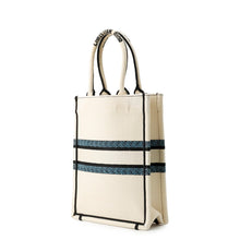 将图像加载到图库查看器中，Dior vertical book tote White/Blue/Black Canvas
