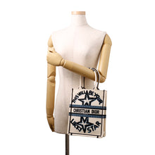 将图像加载到图库查看器中，Dior vertical book tote White/Blue/Black Canvas
