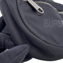 将图像加载到图库查看器中，BURBERRY Logo Crossbody Bag Black8014519 Nylon
