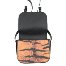 将图像加载到图库查看器中，BURBERRY Tiger print messenger bag Orange/Black8050873 PVC Leather

