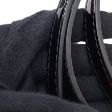 将图像加载到图库查看器中，Christian Louboutin Studded Shoulder Bag Black Patent Leather
