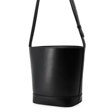 将图像加载到图库查看器中，CELINE Cuir Triomphe bucket bag Black113783DU3 Leather Size Small
