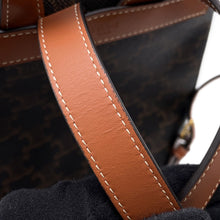 将图像加载到图库查看器中，CELINE Triomphe Bonnie Backpack Tan PVC Leather
