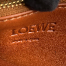 将图像加载到图库查看器中，LOEWE Barcelona Shoulder Bag Pink303.12.Z46 Leather
