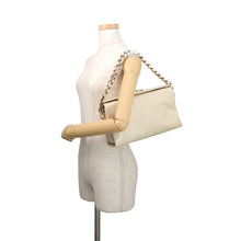 将图像加载到图库查看器中，GUCCI Double G ChainShoulder Bag Ivory795902 Patent Leather
