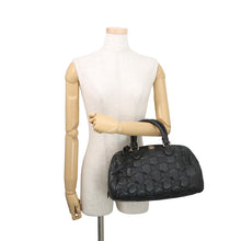 Load image into Gallery viewer, GUCCI GGMatelasse Handbag Black702242 Leather
