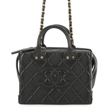 将图像加载到图库查看器中，CHANEL Matelasse Trunk Vanity Chain Shoulder BlackAS3344 Leather
