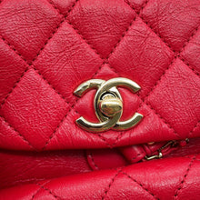 将图像加载到图库查看器中，CHANEL Matelasse ChainBackpack RedAS2908 Leather
