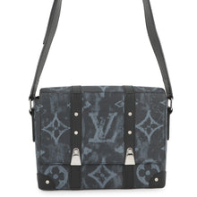 Load image into Gallery viewer, LOUIS VUITTON Trunk Messenger Virgil Abloh NoirM57271 Monogram / pastel Size PM
