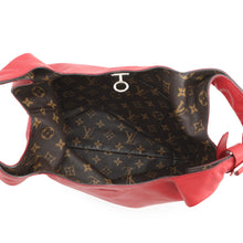 将图像加载到图库查看器中，LOUIS VUITTON Atlantis Red Leather Monogram Size PM
