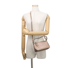 将图像加载到图库查看器中，Valentino Garavani Rock Studded Handbag Baby Pink8W2B0J47FQE.GF9 Laminated Grained Calf Leather Size Small
