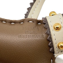 将图像加载到图库查看器中，HERMES Buddy Epic Bag Charm Etoupe/Craie Lambskin Mouton
